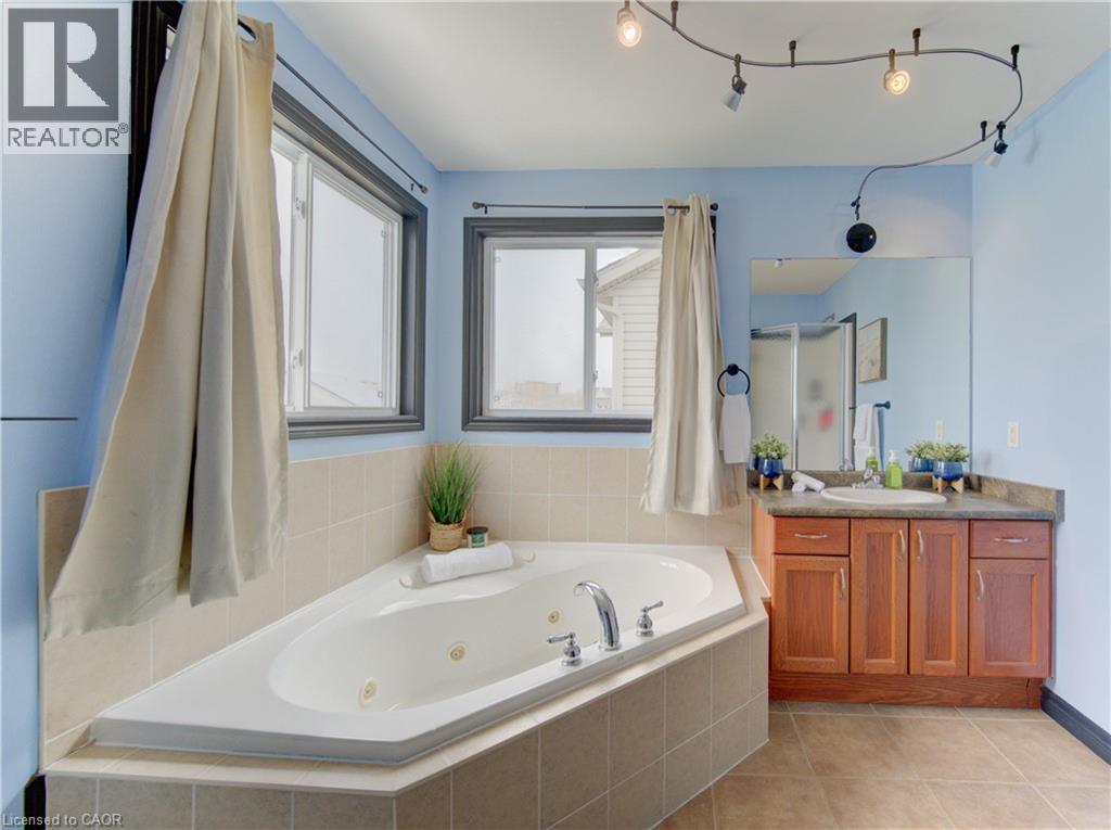 425 SAUVE Crescent thumbnail 31