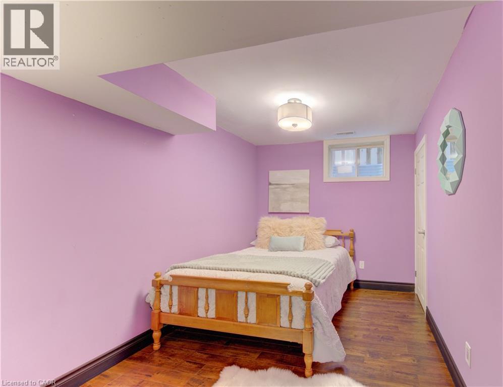 425 SAUVE Crescent thumbnail 37