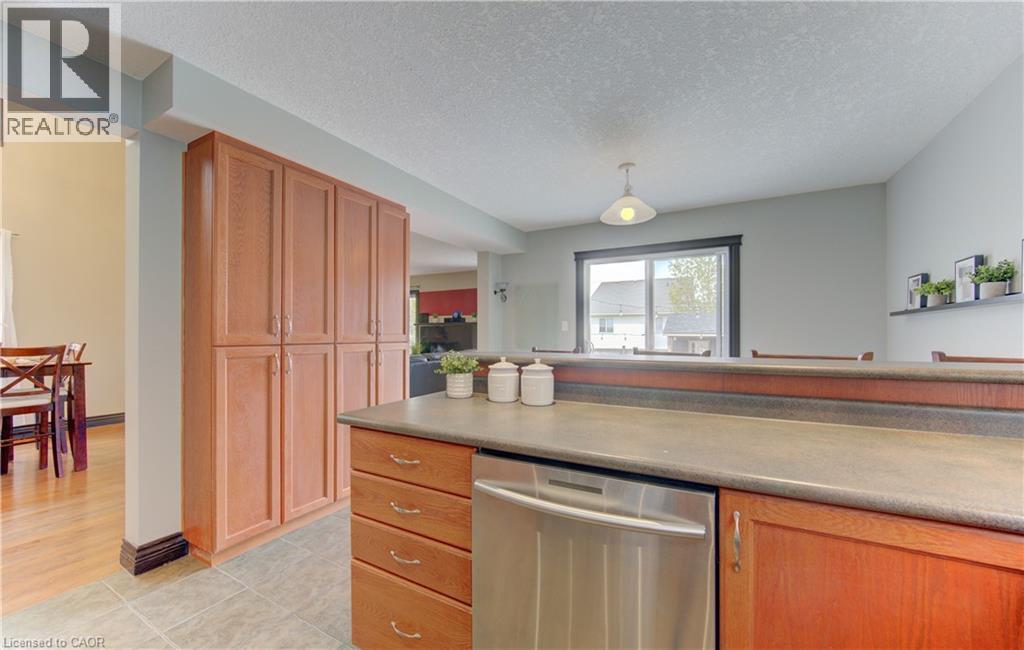 425 SAUVE Crescent thumbnail 17