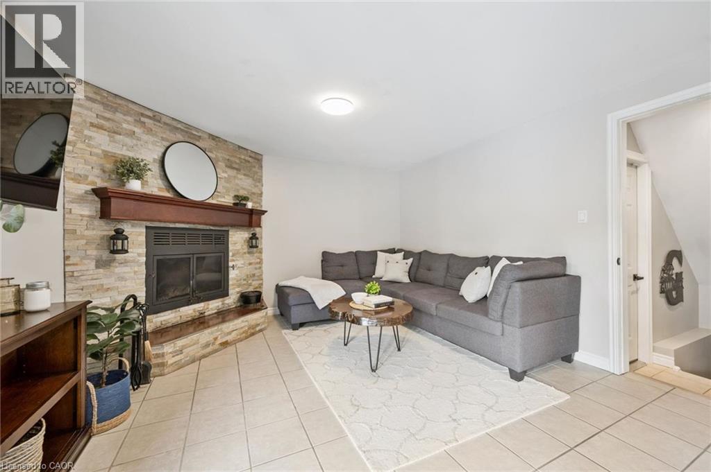 625 PINE ISLAND Crescent thumbnail 9