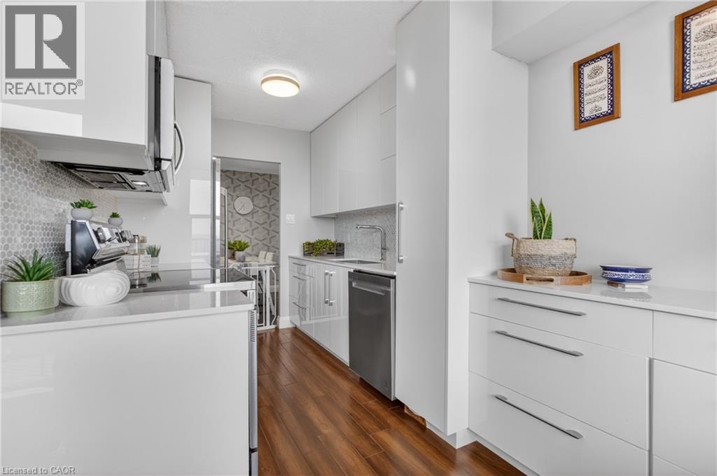 81 CHURCH Street Unit# 1408 thumbnail 17