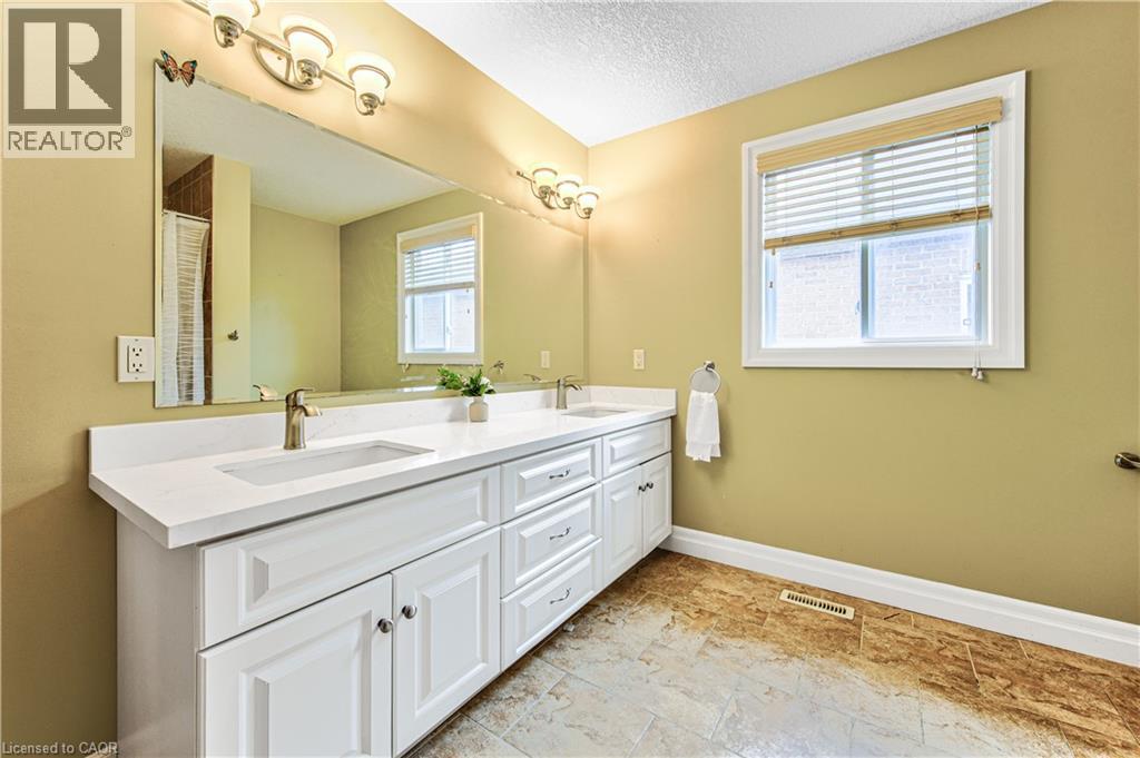 455 WESTCROFT Drive thumbnail 32