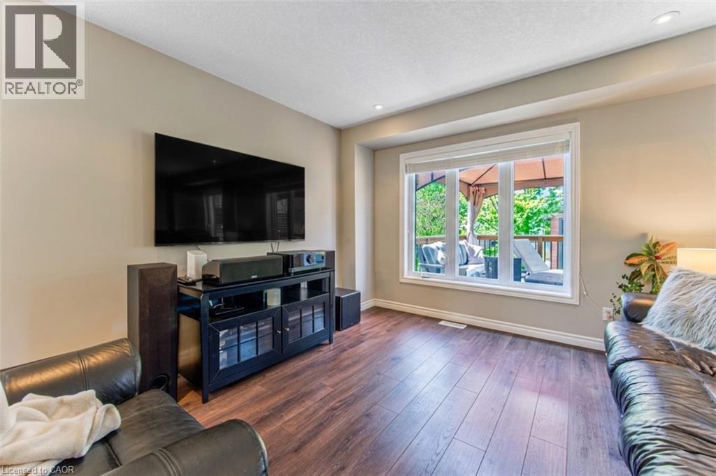 132 TEMPLEWOOD Drive thumbnail 19