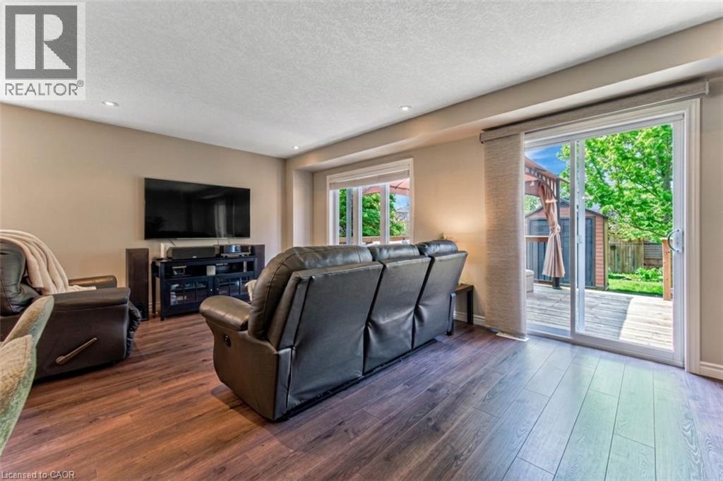 132 TEMPLEWOOD Drive thumbnail 20