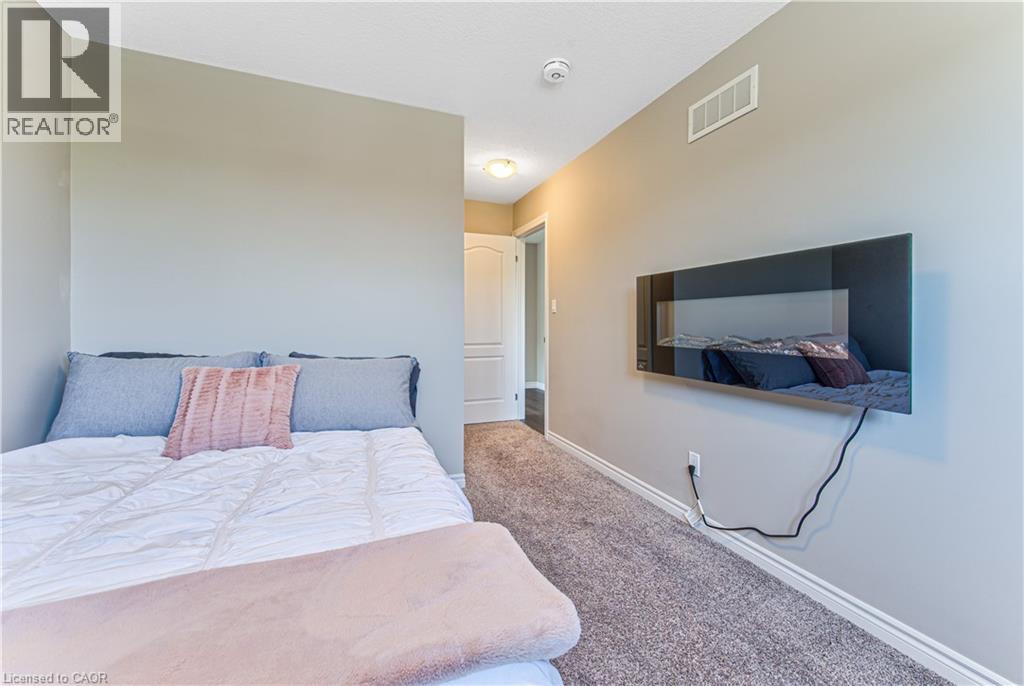 132 TEMPLEWOOD Drive thumbnail 23