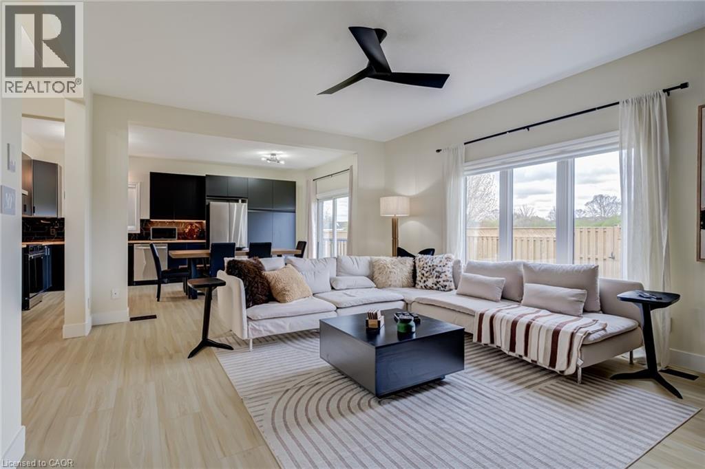 210 HAWKSWOOD Drive thumbnail 15