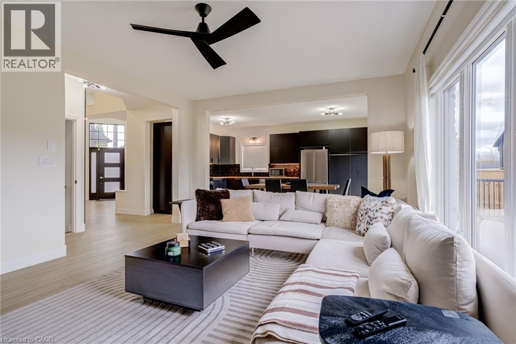 210 HAWKSWOOD Drive thumbnail 16