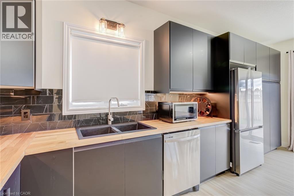210 HAWKSWOOD Drive thumbnail 22