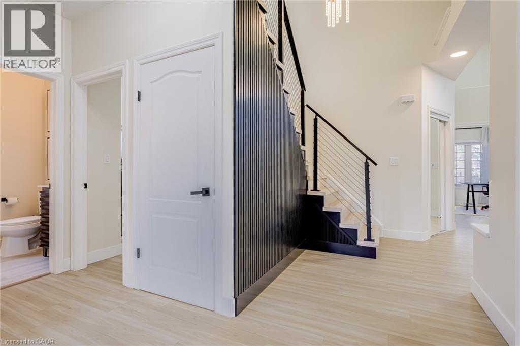 210 HAWKSWOOD Drive thumbnail 23