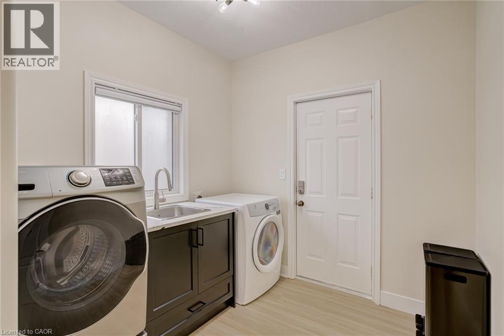 210 HAWKSWOOD Drive thumbnail 25