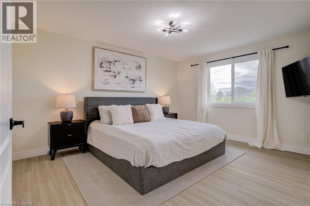 210 HAWKSWOOD Drive thumbnail 29
