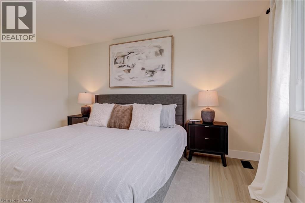210 HAWKSWOOD Drive thumbnail 30
