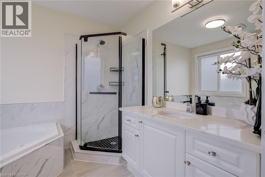 210 HAWKSWOOD Drive thumbnail 32