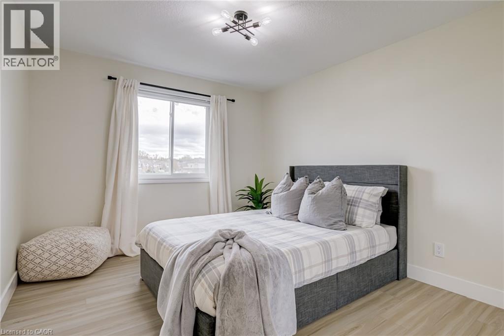210 HAWKSWOOD Drive thumbnail 36