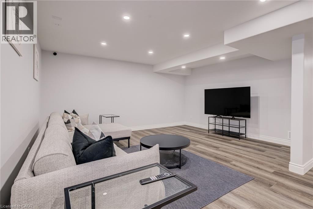 210 HAWKSWOOD Drive thumbnail 43