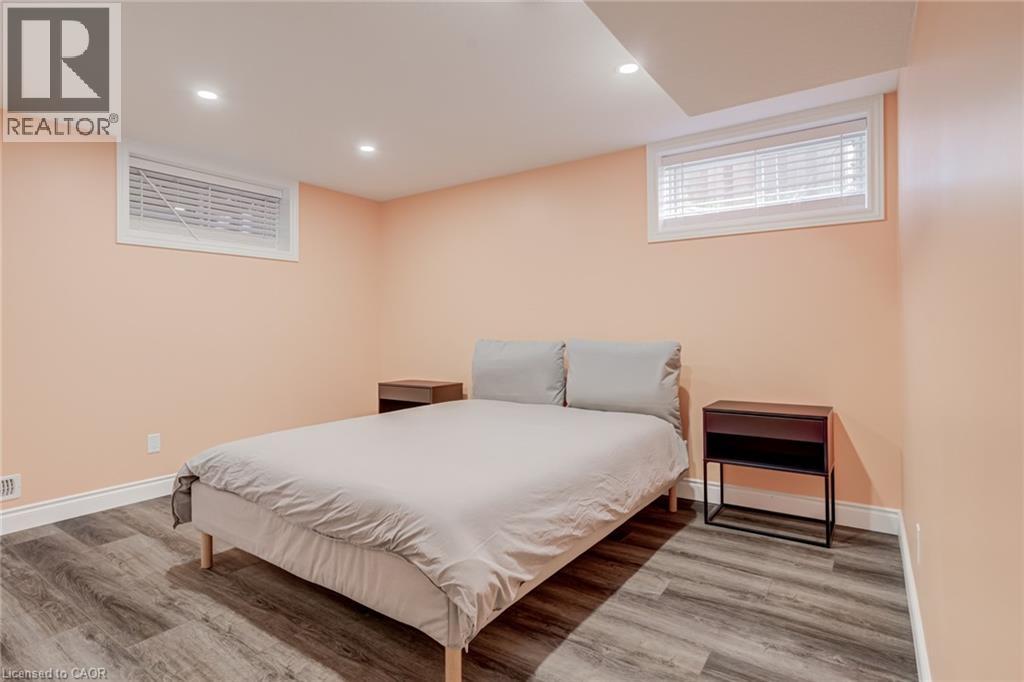 210 HAWKSWOOD Drive thumbnail 44