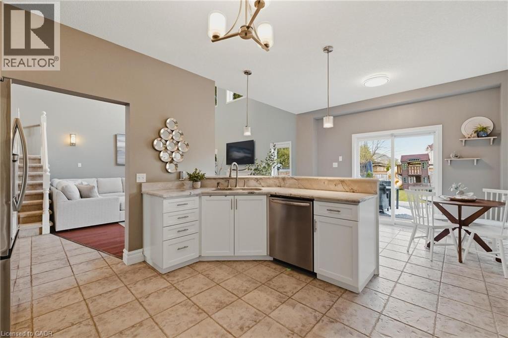 606 DOON SOUTH Drive thumbnail 16