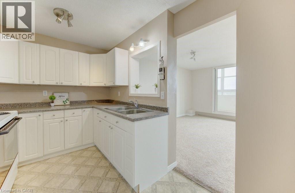 225 HARVARD Place Unit# 1711 thumbnail 15