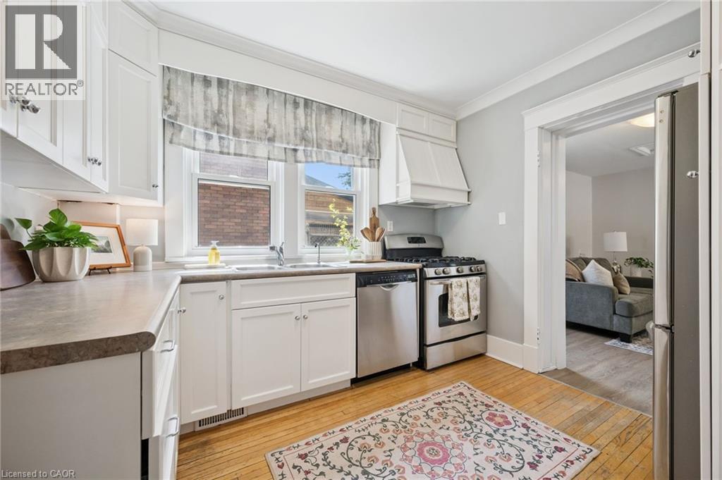 793 BELMONT Avenue W thumbnail 15