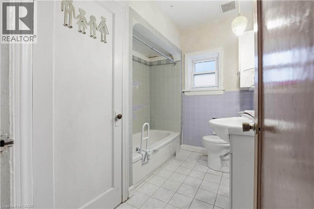 609 GUELPH Street thumbnail 12