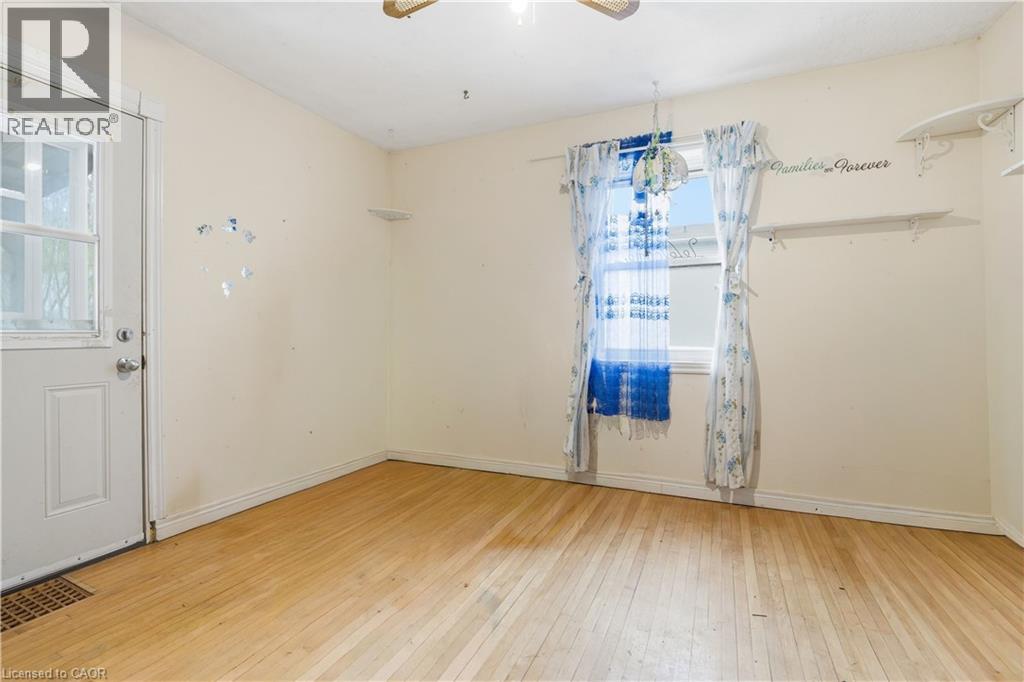 609 GUELPH Street thumbnail 15