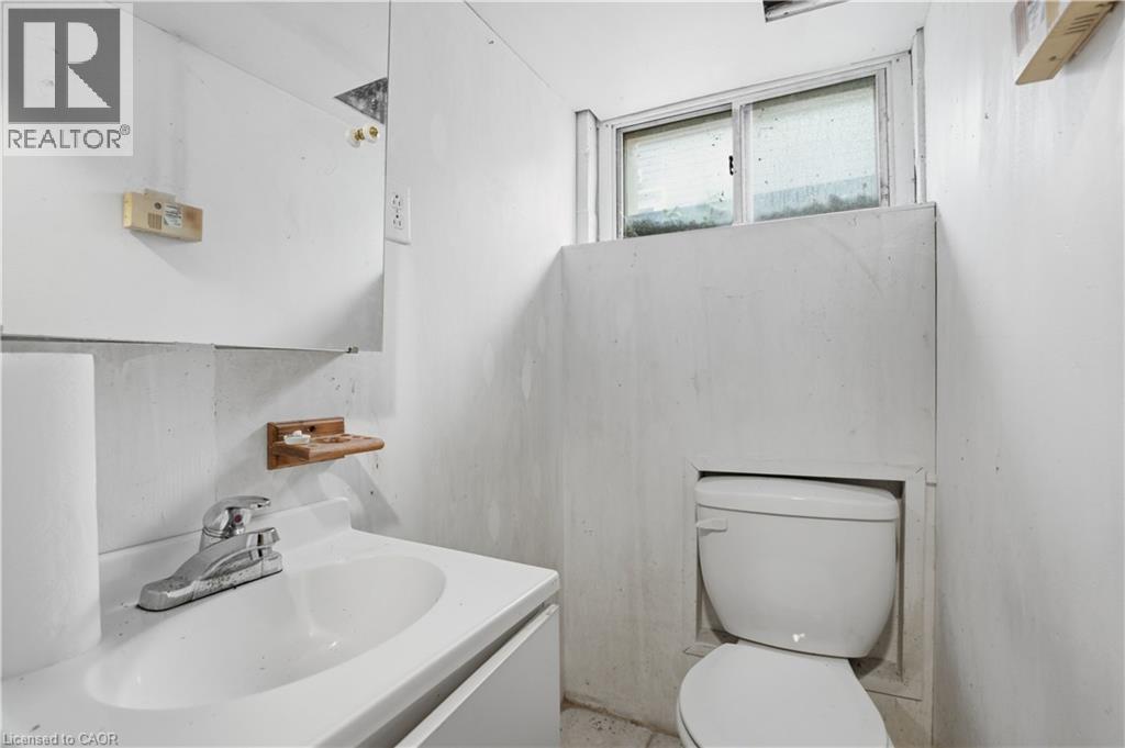 609 GUELPH Street thumbnail 21