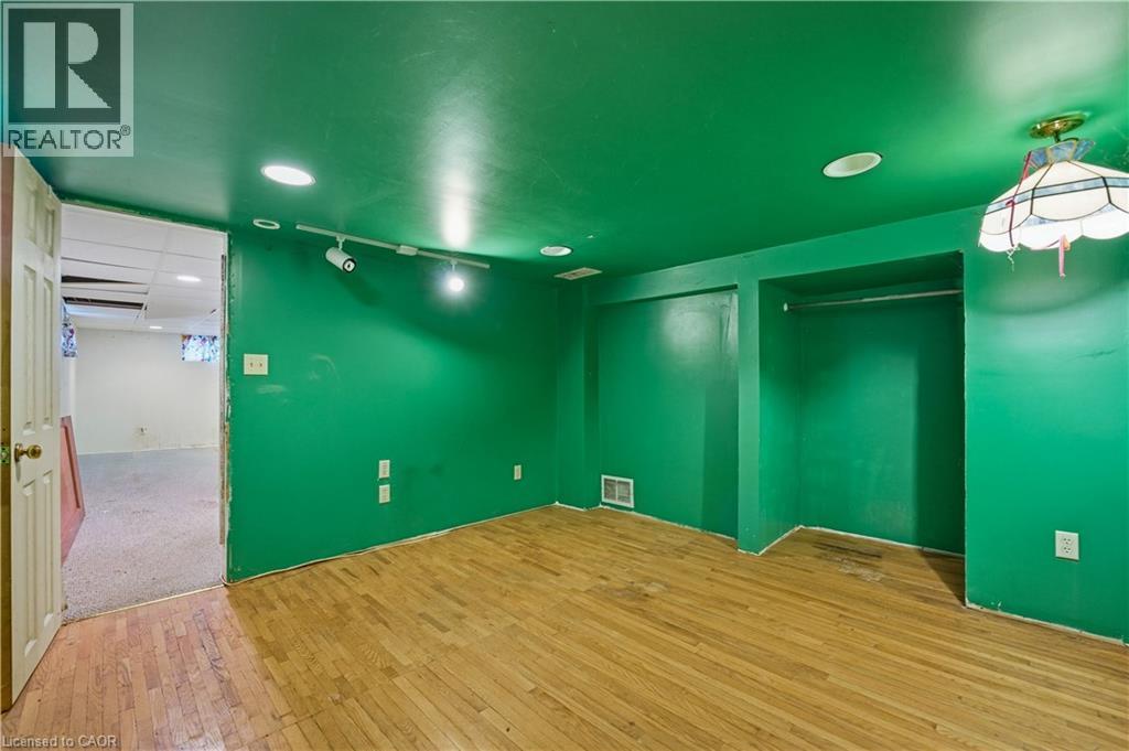 609 GUELPH Street thumbnail 24