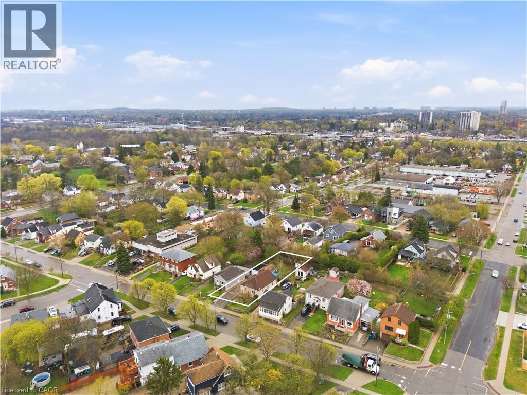 609 GUELPH Street thumbnail 32