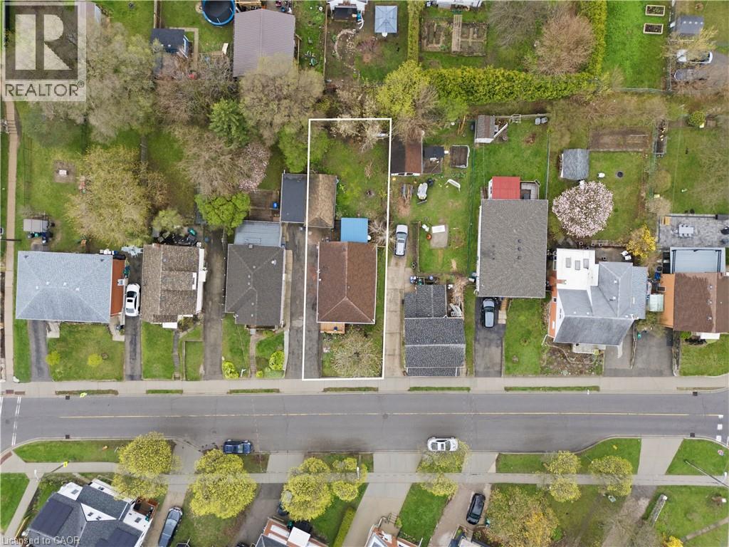 609 GUELPH Street thumbnail 35