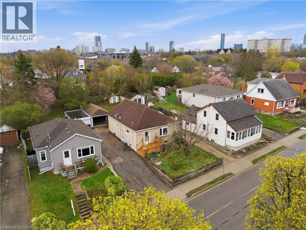 609 GUELPH Street thumbnail 36
