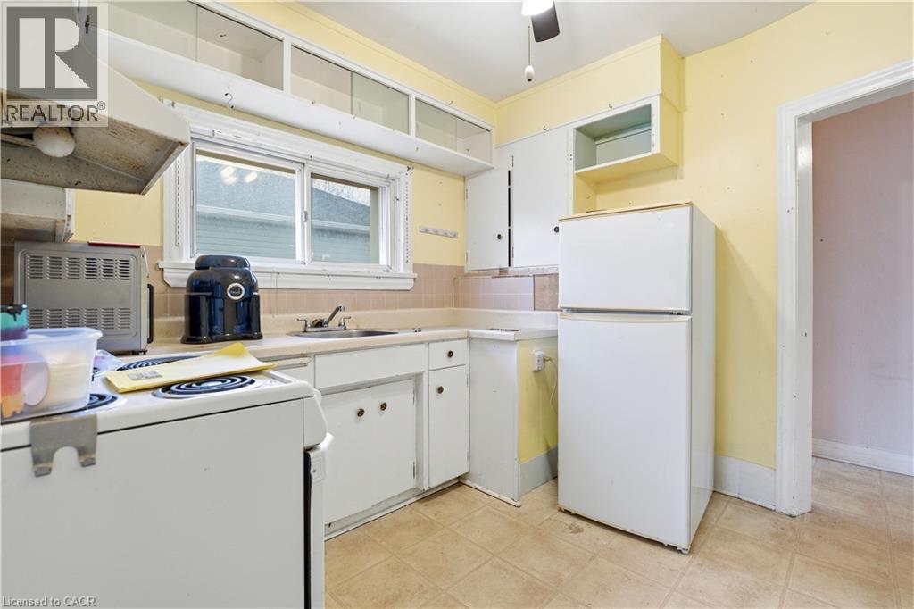 609 GUELPH Street thumbnail 4