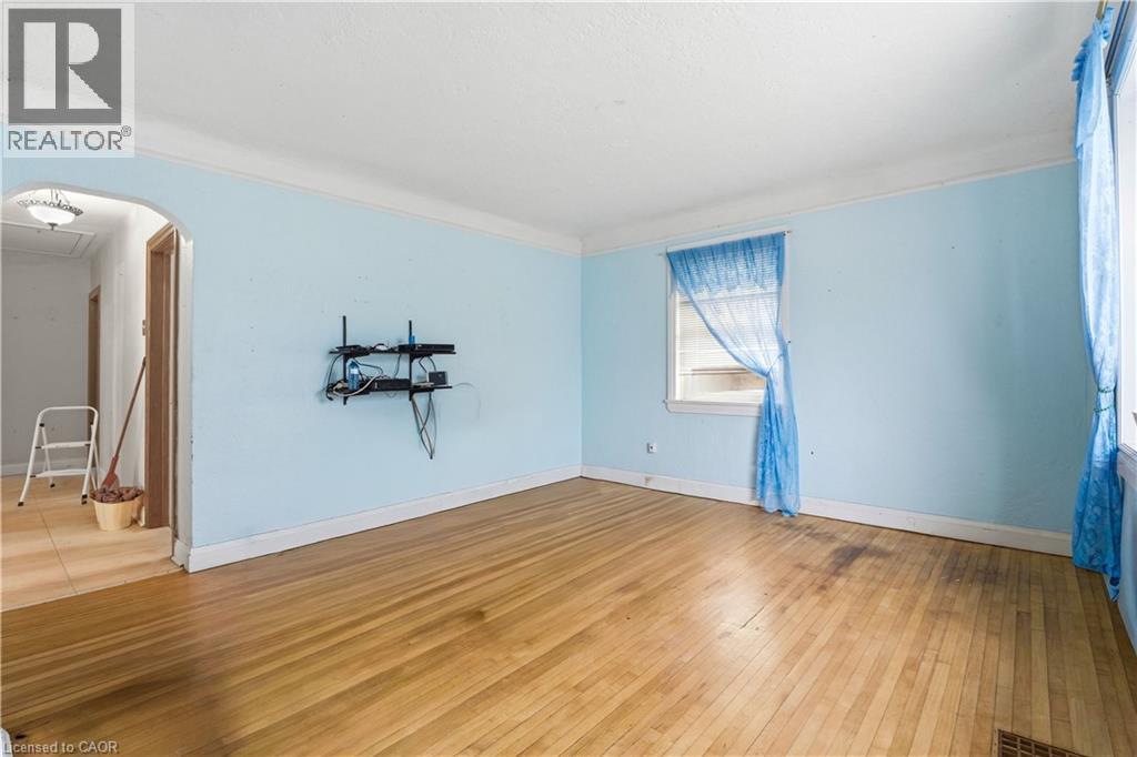 609 GUELPH Street thumbnail 6