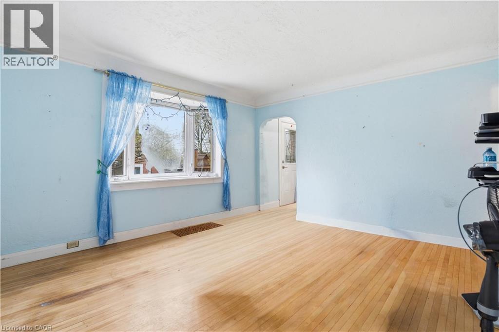 609 GUELPH Street thumbnail 7