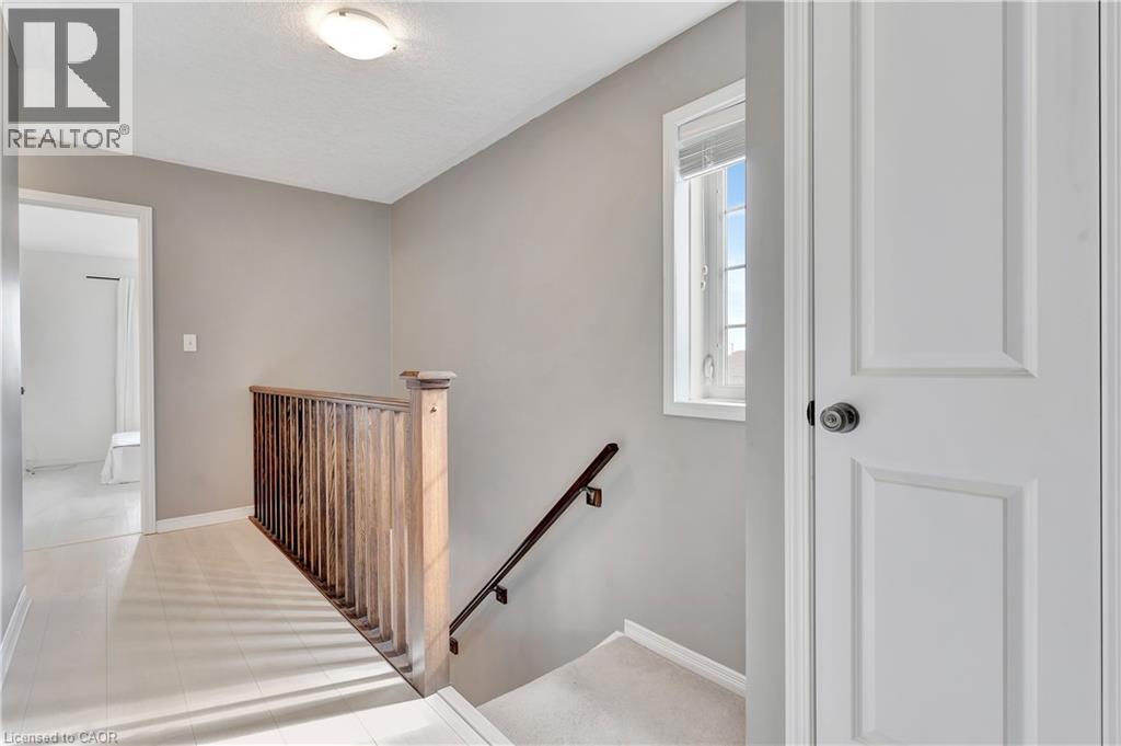 935 ZELLER Crescent thumbnail 20