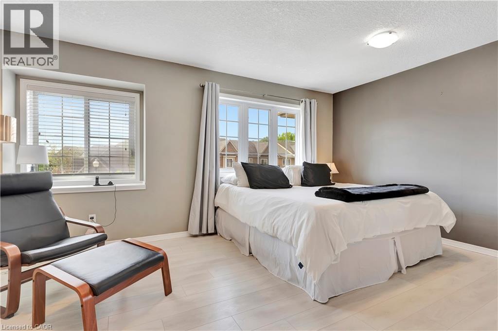 935 ZELLER Crescent thumbnail 22