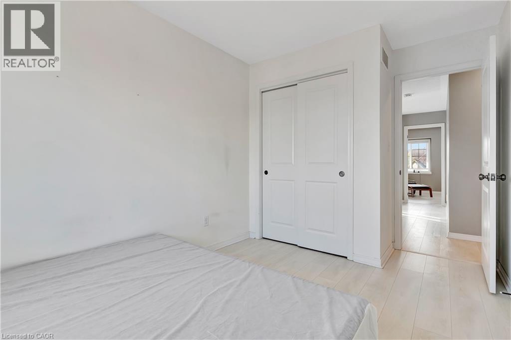 935 ZELLER Crescent thumbnail 29