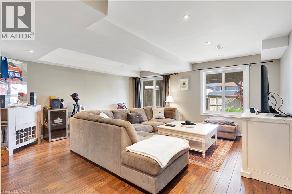 935 ZELLER Crescent thumbnail 32