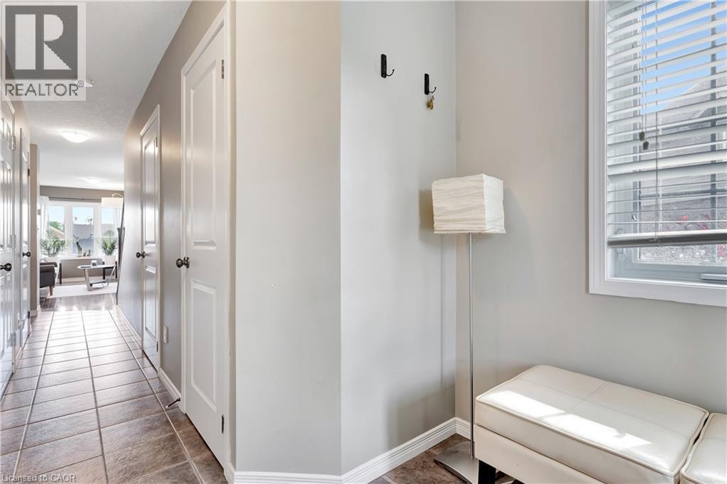 935 ZELLER Crescent thumbnail 6