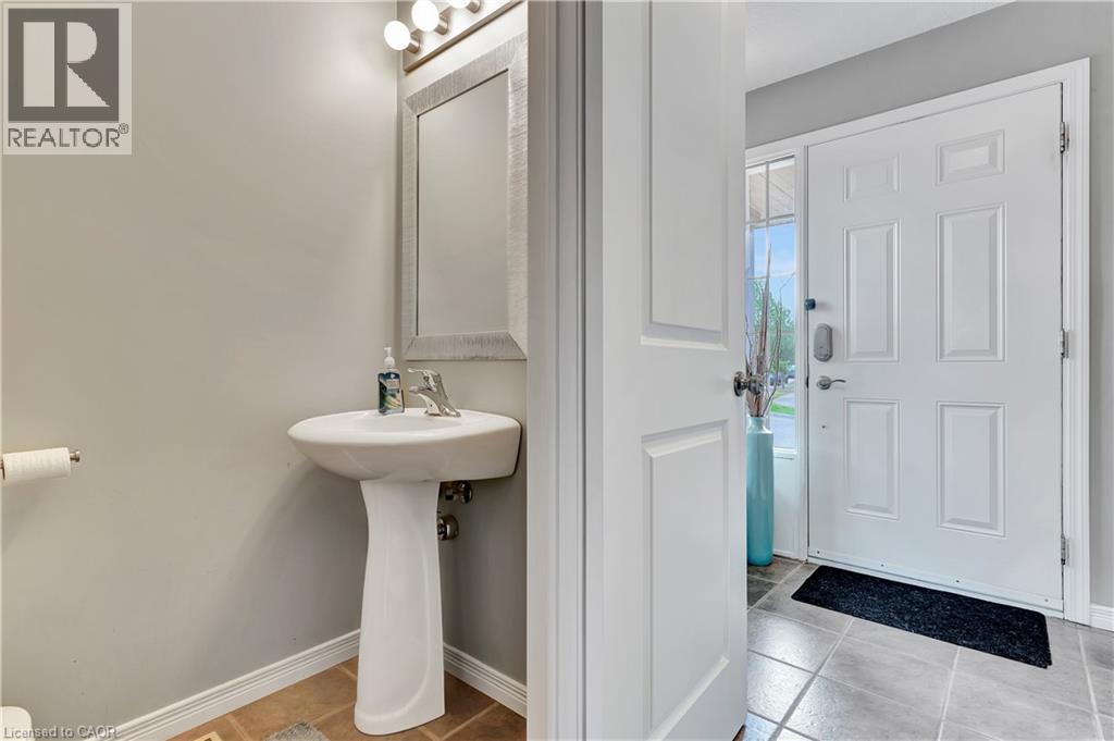 935 ZELLER Crescent thumbnail 7