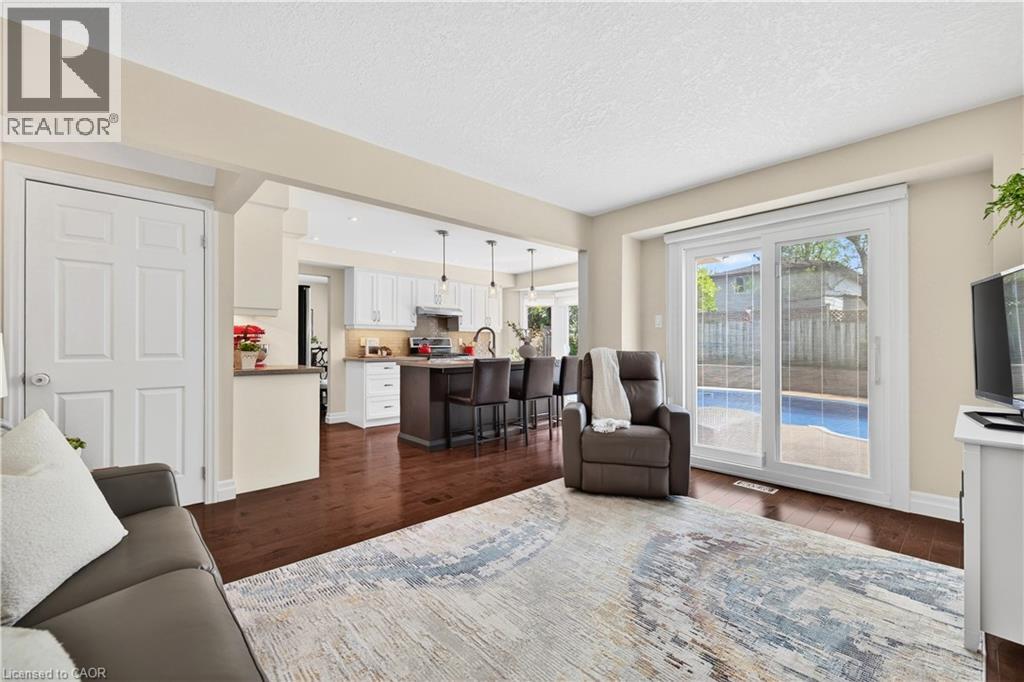 108 OLD FOREST Crescent thumbnail 17