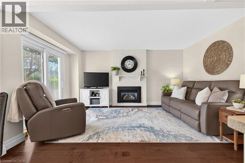 108 OLD FOREST Crescent thumbnail 19
