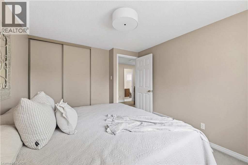 108 OLD FOREST Crescent thumbnail 32