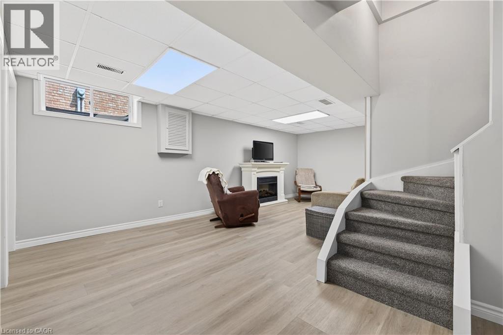 108 OLD FOREST Crescent thumbnail 36