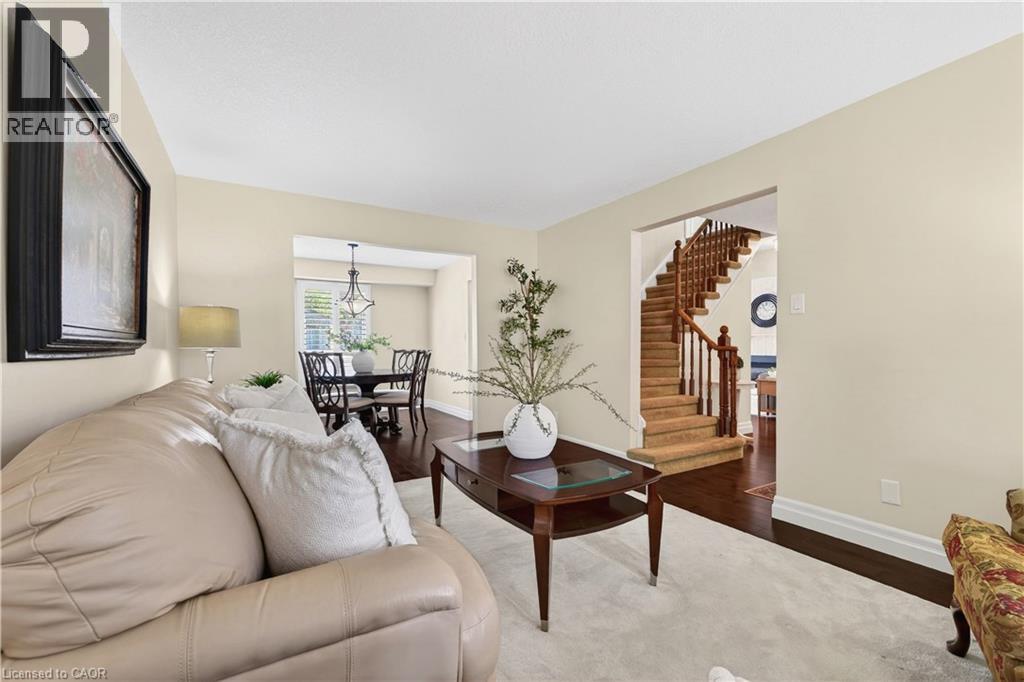 108 OLD FOREST Crescent thumbnail 9