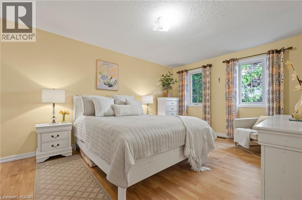 444 BURNETT Avenue thumbnail 25
