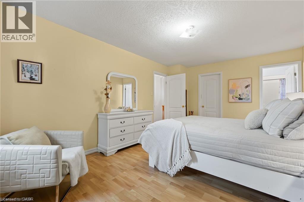 444 BURNETT Avenue thumbnail 26