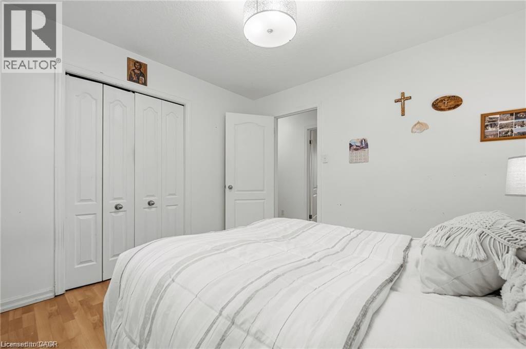 444 BURNETT Avenue thumbnail 29