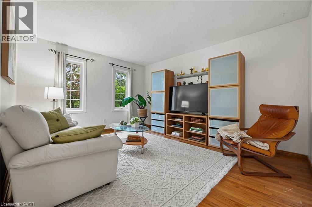 444 BURNETT Avenue thumbnail 18
