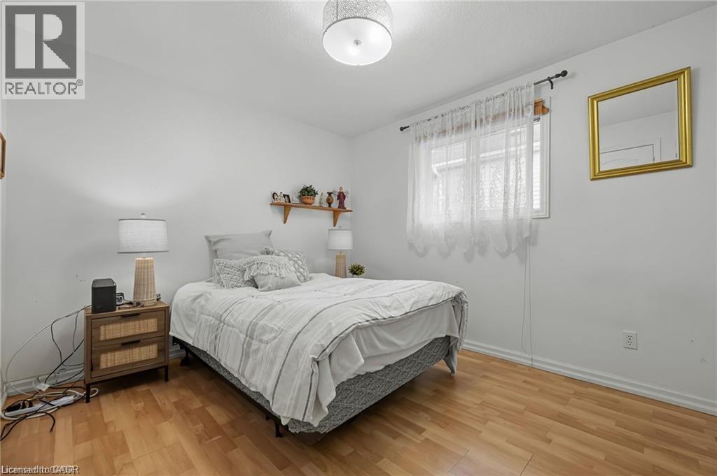 444 BURNETT Avenue thumbnail 30