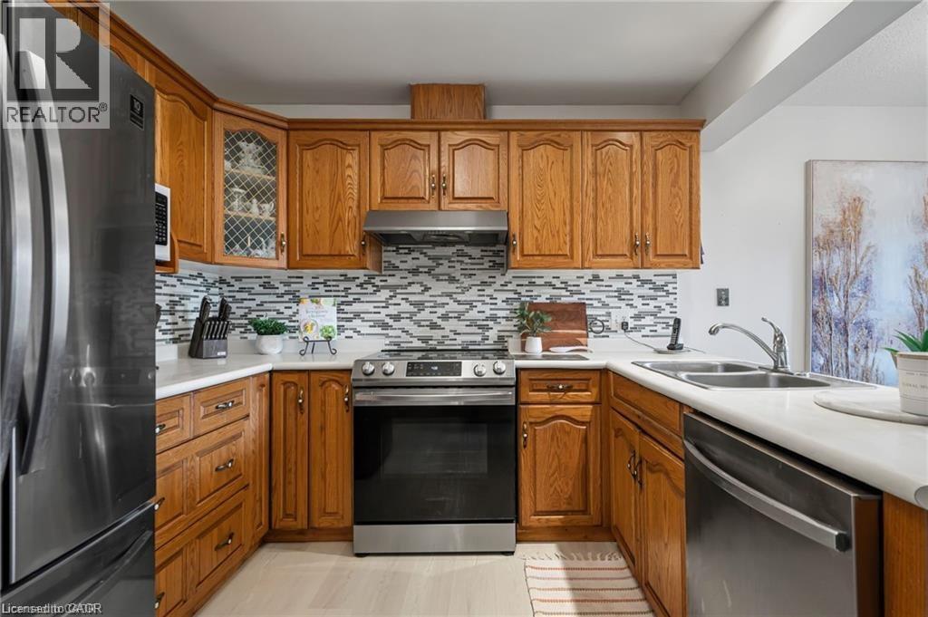 444 BURNETT Avenue thumbnail 11
